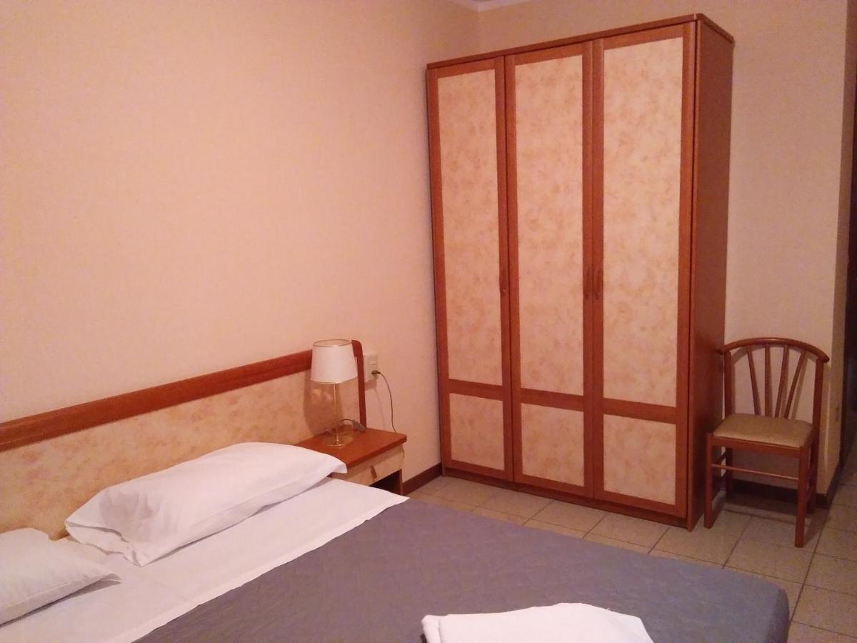 Hotel Rose&Crown Correggio Exterior foto
